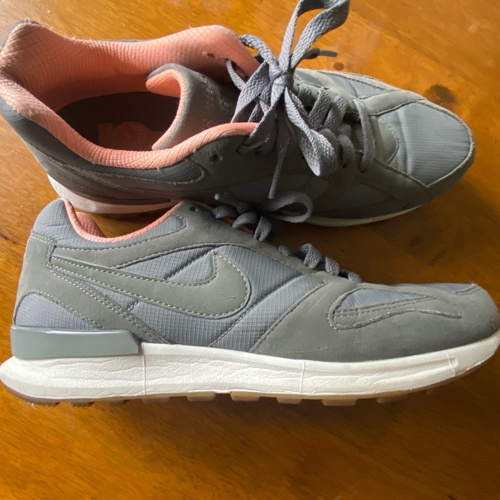 Nike Air Pegasus Racer Peach and Gray Sneakers Men’s Size 9
